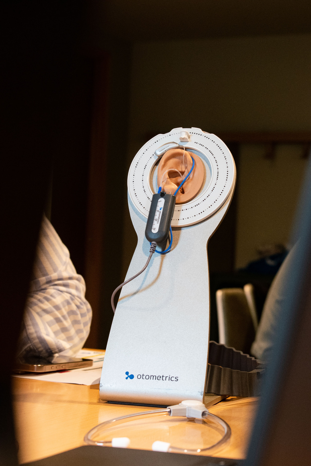 Oreille artificielle et sonde de mesure Otometrics utilisées pendant les ateliers